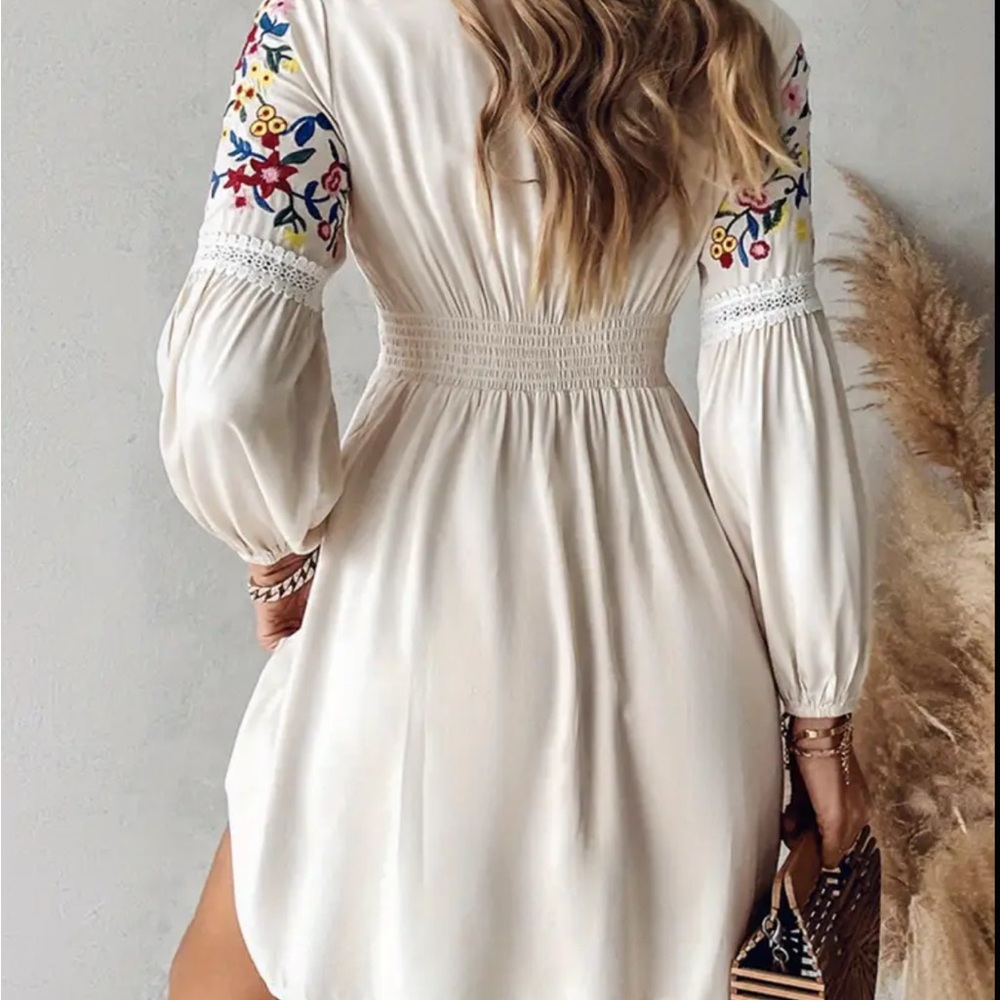 Sundress with Bishop Sleeves and V-Neck - Picture 2 of 5